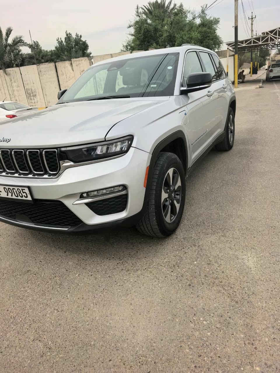 جراند شيروكي • هايبرد • بدون ايرباك