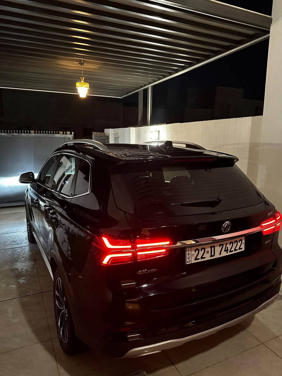 MG,RX5
فول مواصفات 
1.5T
ضمان في الشركه 
ماشيه 111،000كيلو 
115$ بيها مجال 
3باب وجاملغ اليمين تبديل من الشركه والباب الخلفي صبغ 
***********
