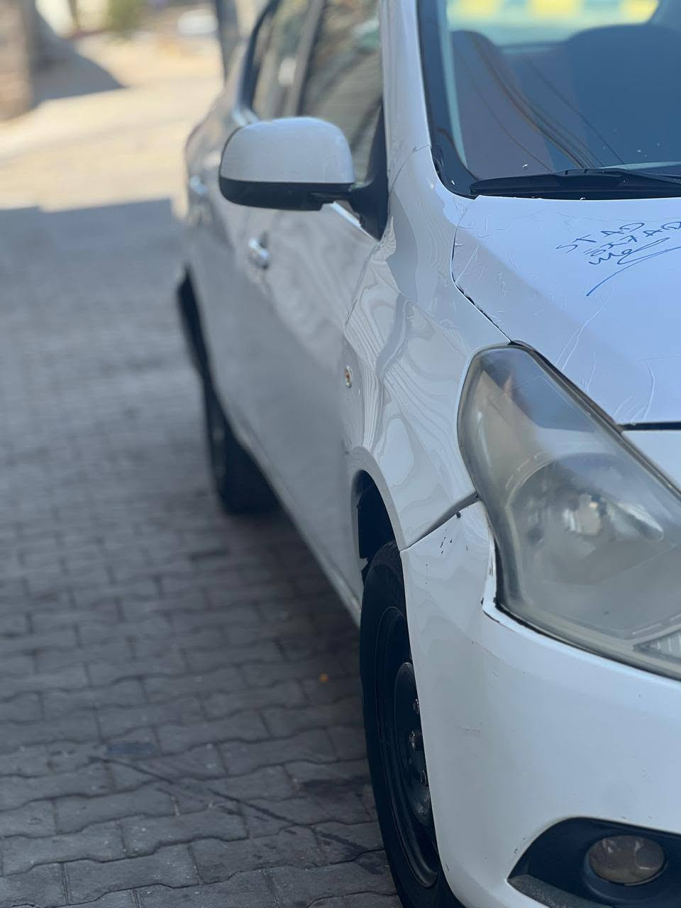 سلام عليكم نيسان صني هندي للبيع مديل ١٩ بسم شركت انوار بابل سياره جاهزه من كلشي بيهه ضربه السعر ٥٥ وبيهه مجال قليل العنوان البصره ابي الخصيب للسفتسار ***********
