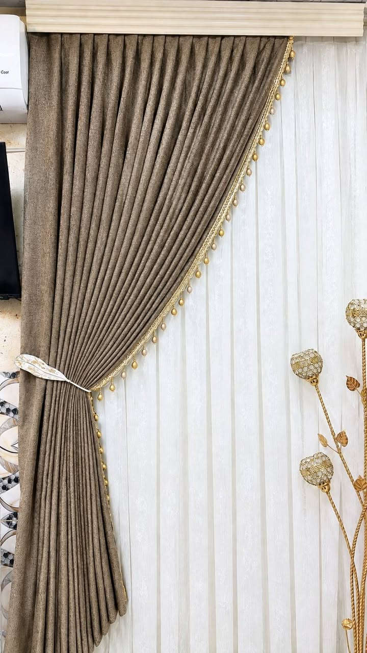 ستائر • عرض ١٫٥م • ارتفاع ٣م١٠