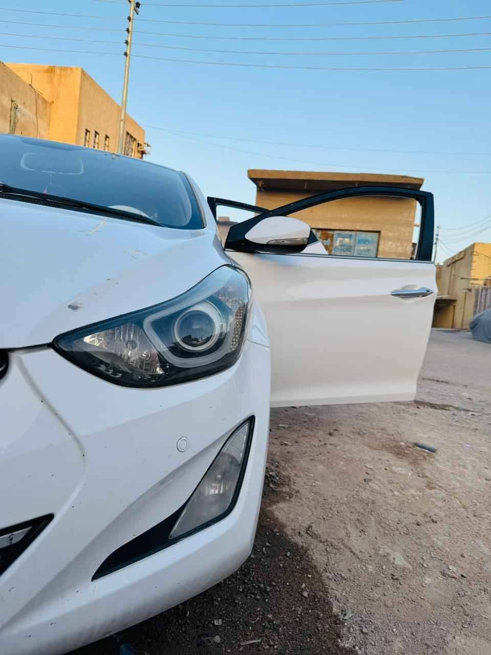 السلام عليكم مرخصه الادمن 
النترا مديل 16 خليجيه مكينه 1800 حداده جديده تبريد شغال منضومه زنون السياره بيها جاملغ الامامي مبدل وبيها بارد بلابواب
السعر 110عنواني بصره ابو الخصيب عويسيان
***********
اتصل وتدلل البصرة, العراق
