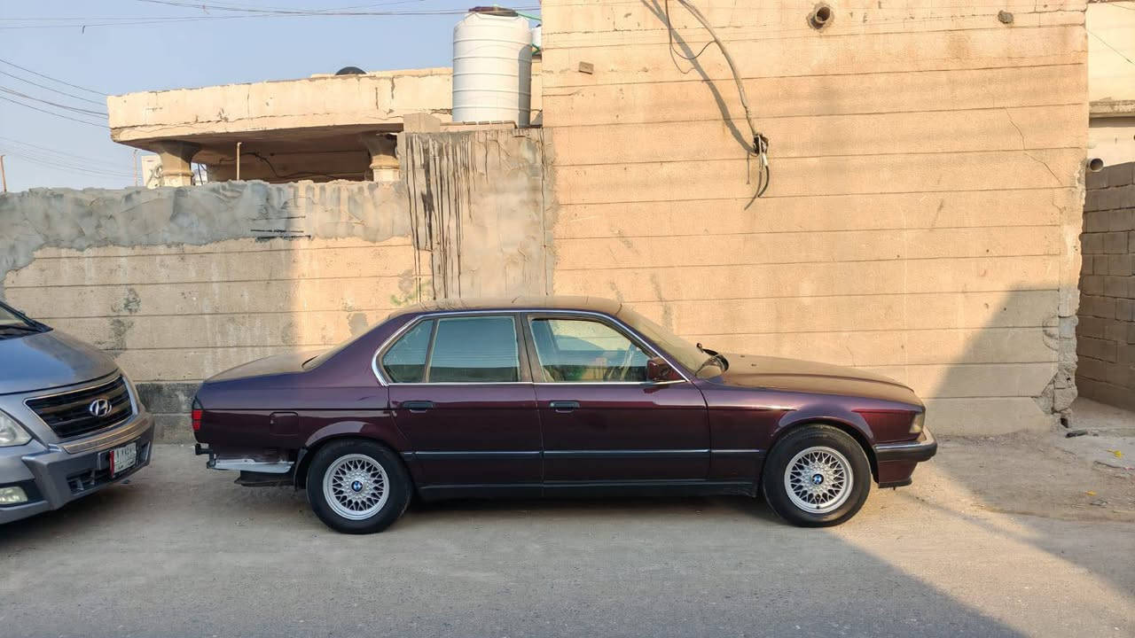 السلام عليكم BWM سته سلندر 735 سياره مصبوغه جماليه جاهزه تبريد شغال  ومكينه كير   وحداده جديده غرفه جديده كهربائيات كله شغاله سياره تعمير جديد وشغل درجه أوله نقص فقط دعاميه خلفيه رقم بغداد راعيه بلبصره تحويل ثاني يوم سعر 75 وبيه مجال للاستفسار رقم *********** سياره موجوده البصره ابو الخصيب

نص مكتوب في الصور:
- ***********