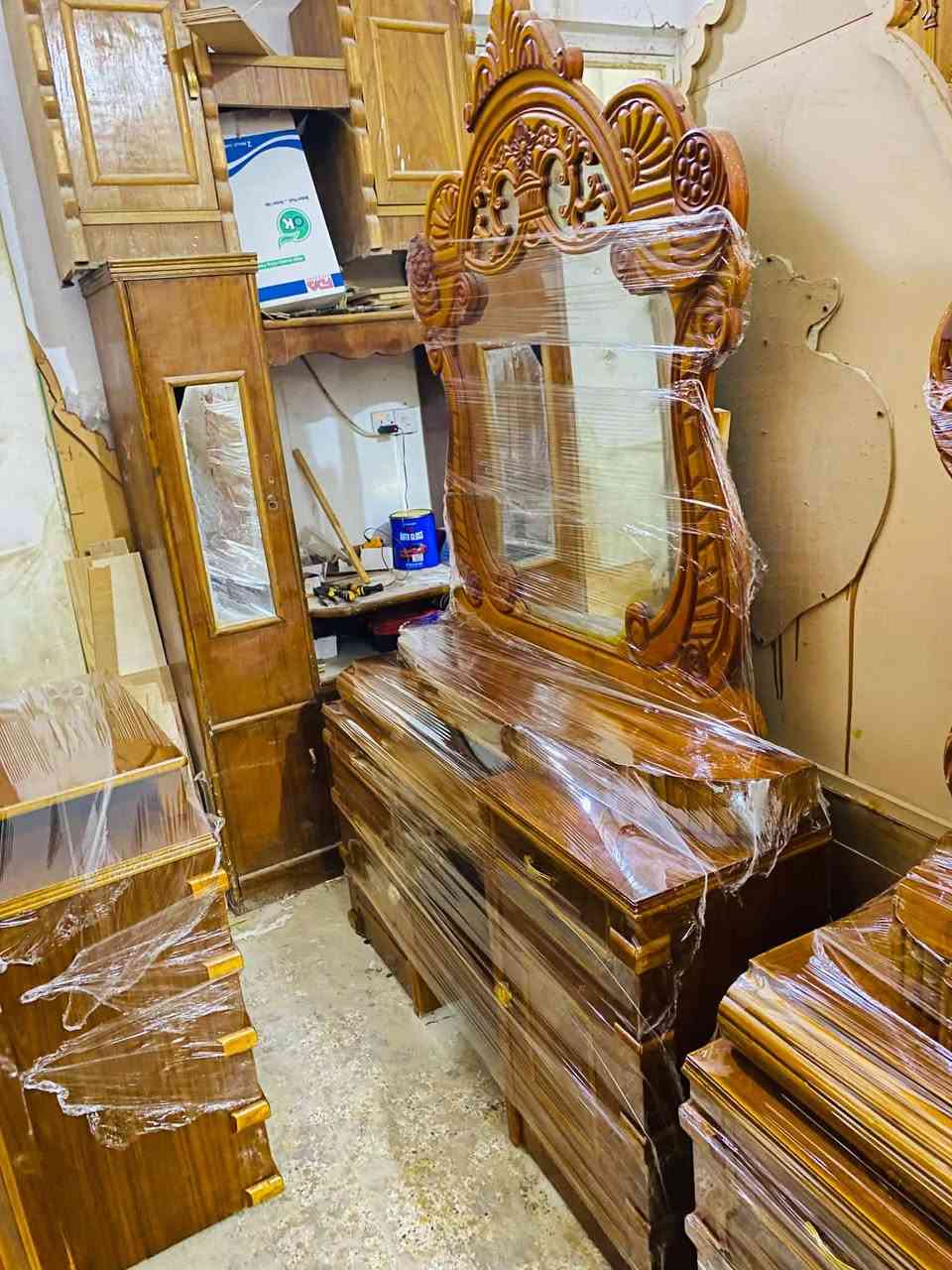 غرفة نوم عراقي 6 باب طابقين ملحق مستخدم اخو الجديد شغل درجة اولى مرتب ضهر جرجوبة السعر 800 الف وبيها مجال للطيبين 
رقم الهاتف ***********
