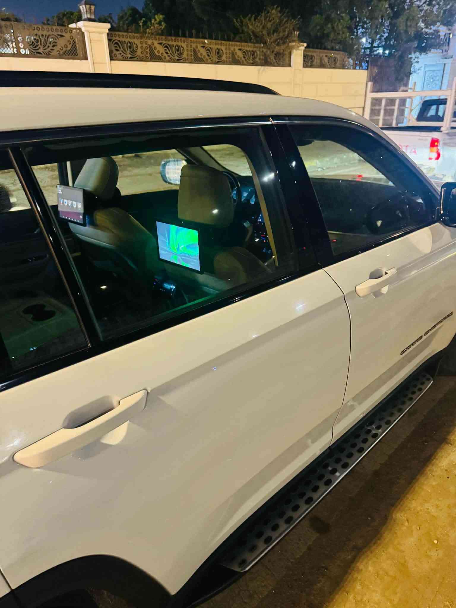 🚘 للبيع جيب 2022 خليجي ال – وكالة هارلم 🇺🇸✨
🔸 Limited
🔸 رقم بغداد
🔸 ماشية 46 ألف كم حقيقي
🔸 السيارة باسمي شخصياً 
🔸 بانوراما ☀️
🔸 شيفتات ستيرن 🎛️
🔸 مودات قيادة متعددة
7 راكب العائلي
🔸 تخم تايرات جديد دلوب الياباني 🛞صار 3 اشهر من شديتة  مليون وميتين سعرة
🔸 الإسبير منازل
🔸 السيارة مكفولة من كل شي ، گير ومحرك  خير من الله 🙏🏻
🔸 كفالة عامة والسيارة بحالة ممتازة جداً
🔸 ما تحتاج أي مصرف، جاهزة للاستخدام مباشرة 💯

✨ سيارة نظيفة جداً وجديدة بكل معنى الكلمة

🤲🏻 وبالخير  على اللي ياخذها. السعر 320 
للاستفسار *********** مكان السيارة ديالى
