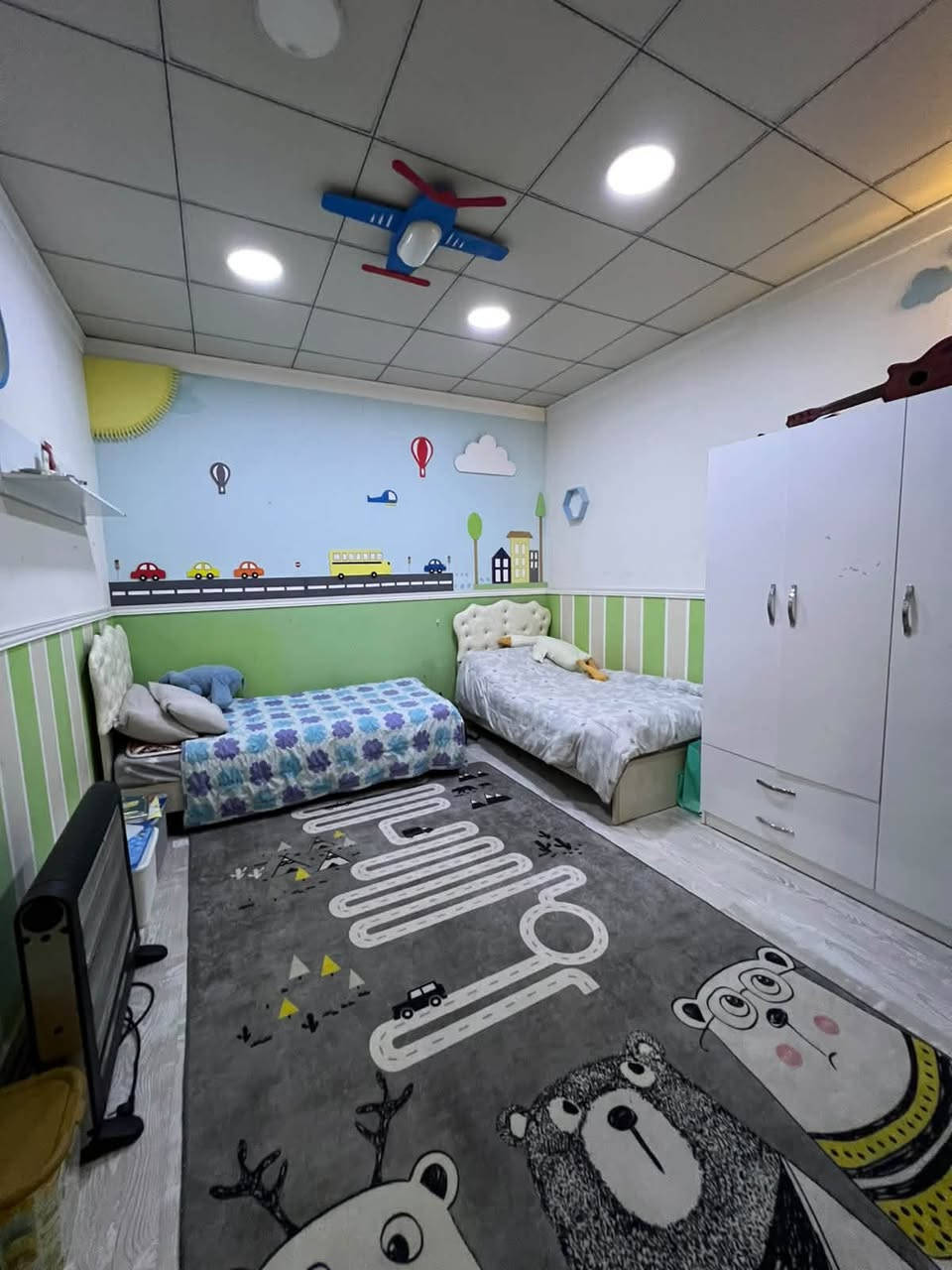 🔥بيت للبيع – أربيل | مجمع هةولير ستي 🔥
🏠 مساحة 200م²
📍 ركن على شارع سايتين 30
🛏️ 4 غرف نوم
🛋️ صالة + استقبال
🍳 مطبخ
☀️ منظومة طاقة شمسية
❄️ البيت بالكامل دكتات مبردة

💰 سعر جداً مناسب ومقارنة بموقع ومواصفات البيت فرصة مميزة.

📞 للاستفسار والحجز تواصل ويانا
***********
***********
