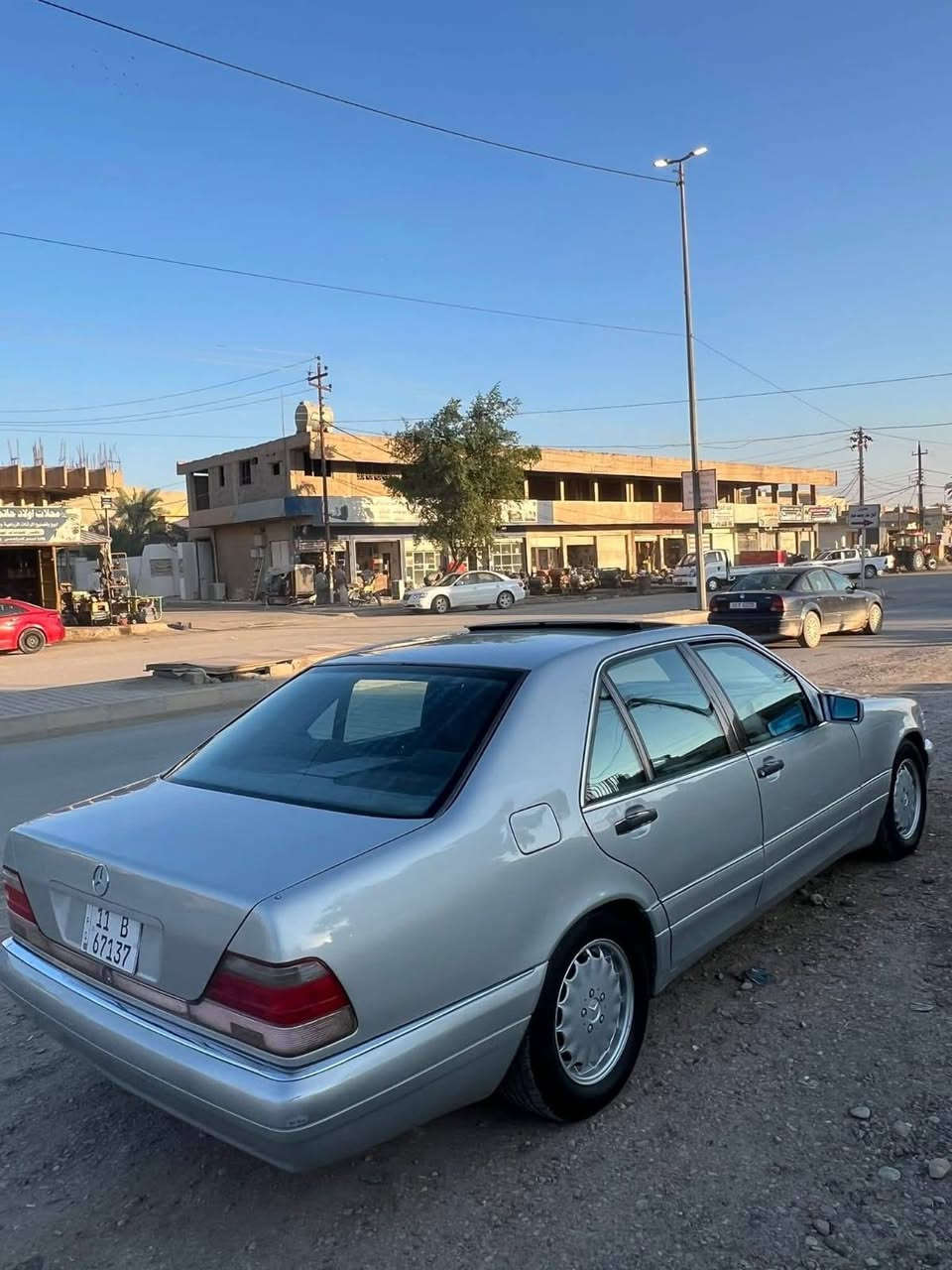 سلام عليكم
بيع ويرهم مراوس

مرسيدس W140 شبح 320 موديل 1994 اصل 
رقم بغداد دولي سنويه هزه رقم جديد تحويل مباشر 
محرك 320 خراطيم بلادي كير D4 مكفولات 
حداديه امامي خلفي تخم تاير مكفولات 
كهربائيات تبريدمنضومه جديده بس تبدل كمبريسر غرفه مخمل نيلي جديده 
دبل أريل خلفي كهربائي  عده جنطه كلها شركه 
ويل سبانه اصلي مرسدس سبير جك كلها شركه 
سلايت مرّي كهرباء سنتر لوك جام كهرباء مسجل سماعات بلادي شركه. ويل سيفونه بلادي 
بيها حادث باب السايق 
سياره جديده وجاهزه وحلى من الصور ب هواي  مكاني سامراء الأستفسار اكثر ***********
السعر120وبيها مجال

