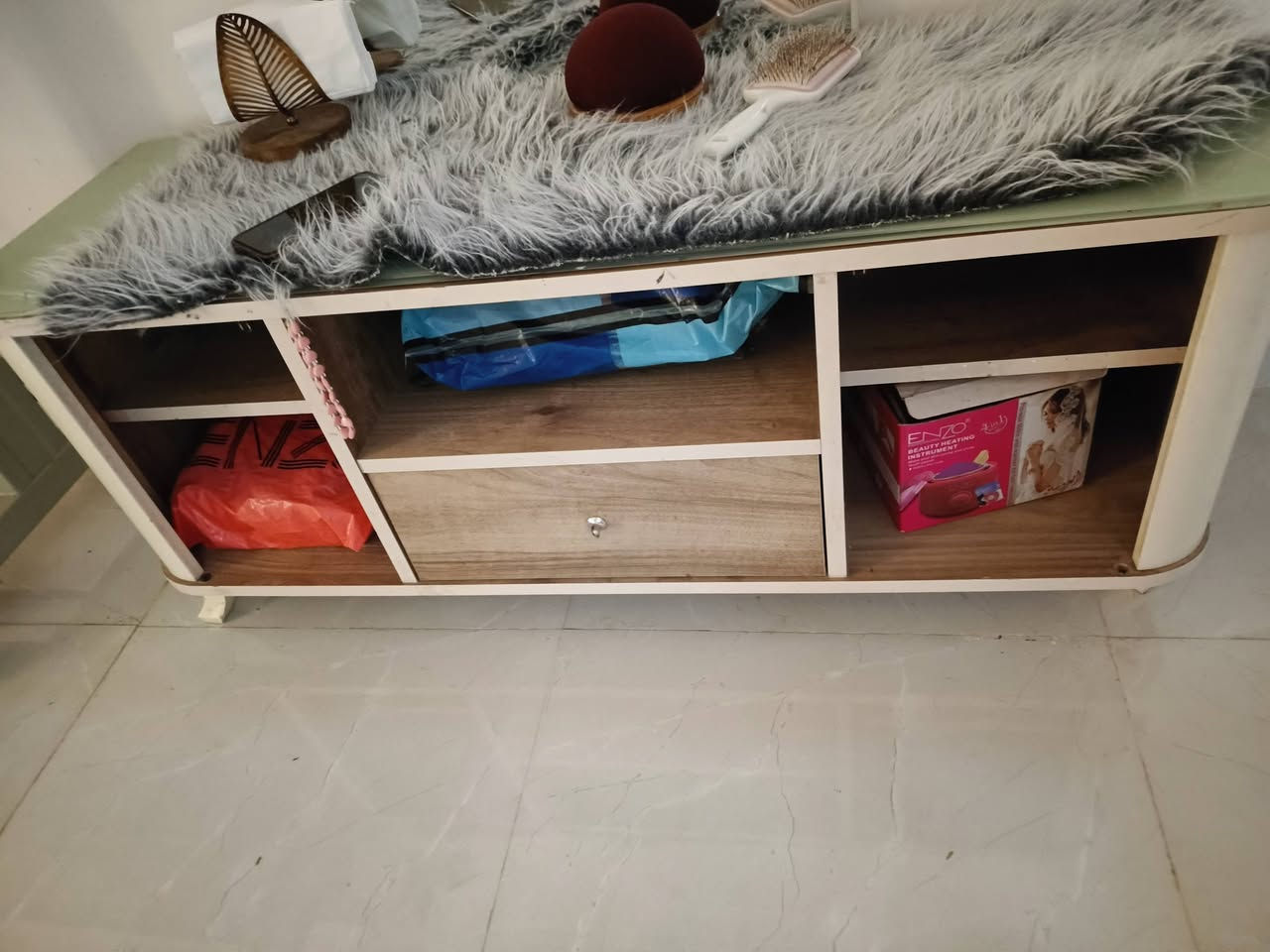 السلام عليكم
ميوزة شاشة عدد ٢ واحد نظيف جدا ما عدا سطح الجامة بي كسر من النقل ما مأثر عليه والثاني أبواب جام وحدة نقص بيها وبي ملحقات ستاند شاشة بس مفصخهن
المكان بابل القاسم
***********
اذا مراوس بمبردة بلاستك عادي
