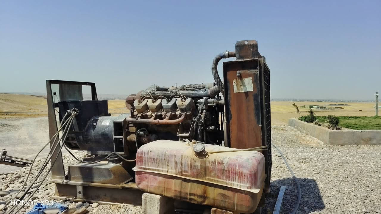 السلام عليكم مولد كامل محرك سكانيه 44كهرباي راس توليد 400 محرك حلوه حيل نضيف كهربياتو ***********
