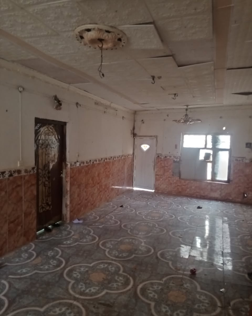 بيت 🏠 زراعي ام عصافير مقابل شقق

مساحه البيت 500 متر ويا مشتمل 

سعر مناسب جدا 

سعر البت 30 بي مجال

📞 للاستفسار والاتصال

- حجي ستار الظالمي: ***********
- محمد ستار: ***********

📍 عنوان المكتب: سوق القشلة
🏢 مكتب العدالة للعقارات
