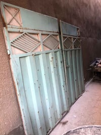 باب خارجي الحديد الثقيل القديم العرض 230 الارتفاع 190 مكان بغداد الامي...