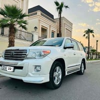لاندكروزر VXR • ٢٠١٤ • ٢٤٠ الف