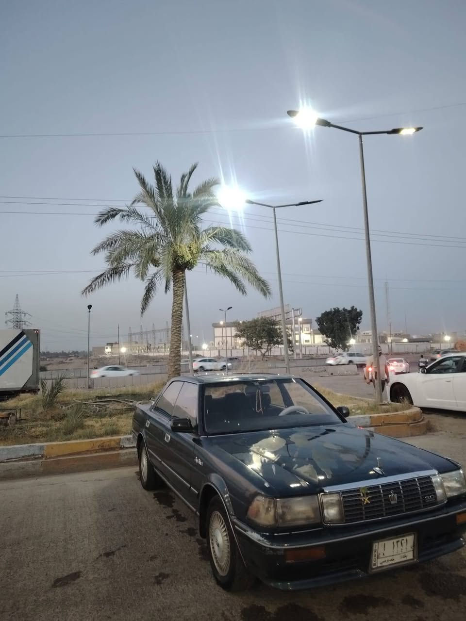 سلام عليكم
سيارة كراون هارتوب موديل 1990 سياره مكفوله من الصبغ والحادث ونقل جثه وكص كهربائيات كلها شغاله كير مكينه مكفوله دواخلها بلاديه نضيفه سياره بأسمي ابيعلك شرط تحويل. مكان السياره بغداد 
تبريدها شغال نقص بس راديتر وغاز 
السياره خير من الله مال جناي 
السعر 47وبيها مجال حك الجيه 
استفسار اكثر ادخل خاص وبلخدمه 
***********واتساب
