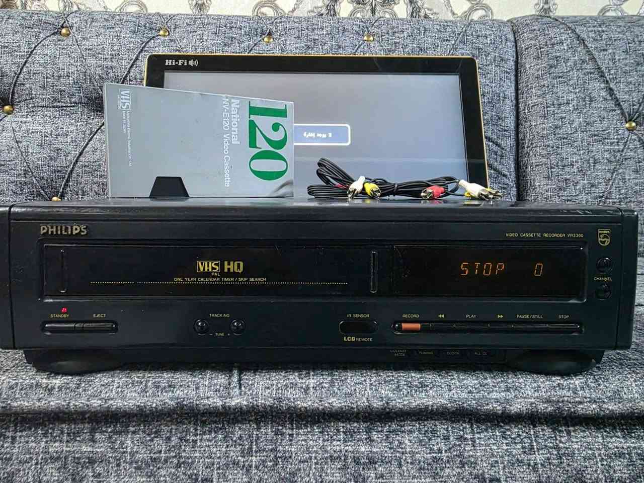 السلام عليكم فديو كاسيت فليبس ياباني شغال نضيف عرض وتسجيل عل فحص سعره 75الف للتواصل ***********
