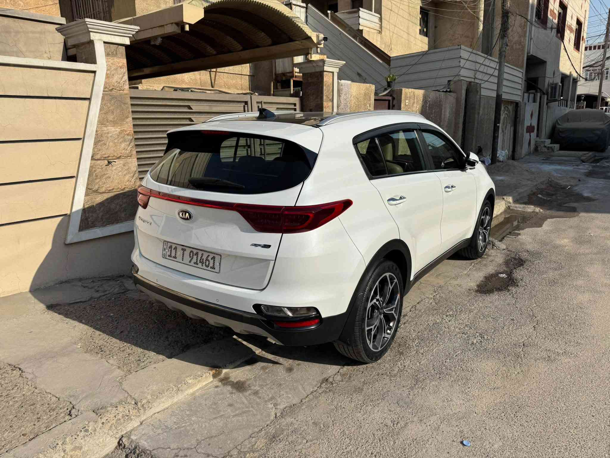 السلام عليكم كيا سبورتج 2019 جي تي لاين رقم بغداد تحويل مباشر فول واحد على واحد ماشية 102 الف كيلو مشي حقيقي مكفولة كفالة عامة من بارد وصبغ وتبديل من كير محرك صدر كله بلادي السياره جدا جديده   السعر المطلوب ب193 وبيه مجال بسيط عنواني بغداد البياع من جهة القادسية ***********
