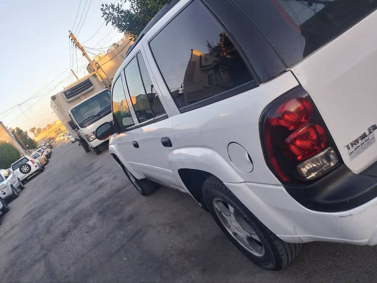 السلام عليكم
شوفرليت بلايزر ٢٠٠٧
ابيض رقم بغداد
السيارة جاهزة من كل شي وما بيها اي نقص
تخم تاير جديد 
باتري جدي 
صدر جديد
كير اوتماتيك 
صبغ جاملغ امامي فقط بدون حادث
السيارة باسمي وتحويل ثاني يوم
المكان بغداد حي العامل 
رقم الهاتف
***********
السعر ٩٩ ورقة وبيها مجال بسيط.
