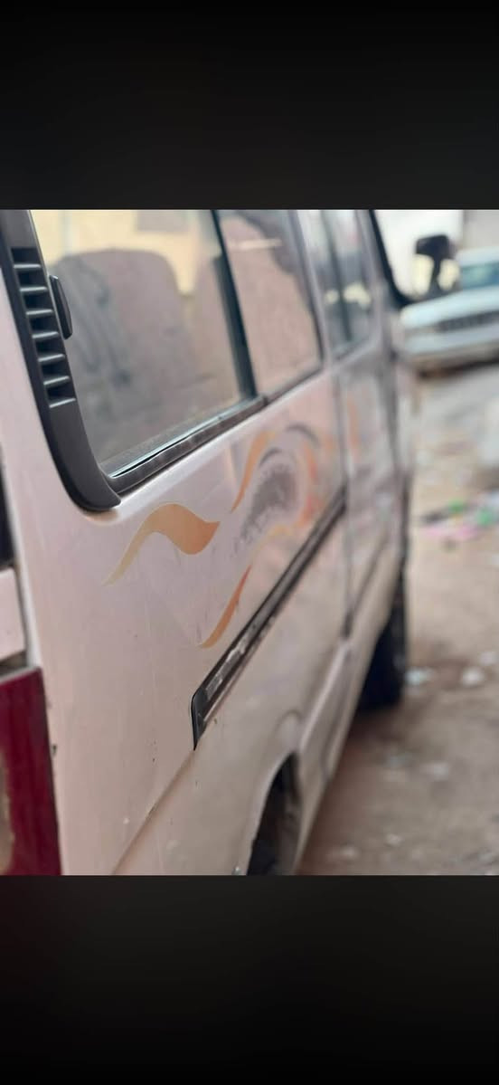 للبيع فتون مديل ١٥موصليه سياره جاهزه علا حبايه ونص مكينه كير اكسن حداده تخم تاير كله جاهز كشره لاضربه ولا خياس ولا معجون سياره حلوه ونضيفه بوجهك للشعل السعر ٣٥ وبيه مجال حك الجيه المكان البصره القرنه للستفسار ***********
