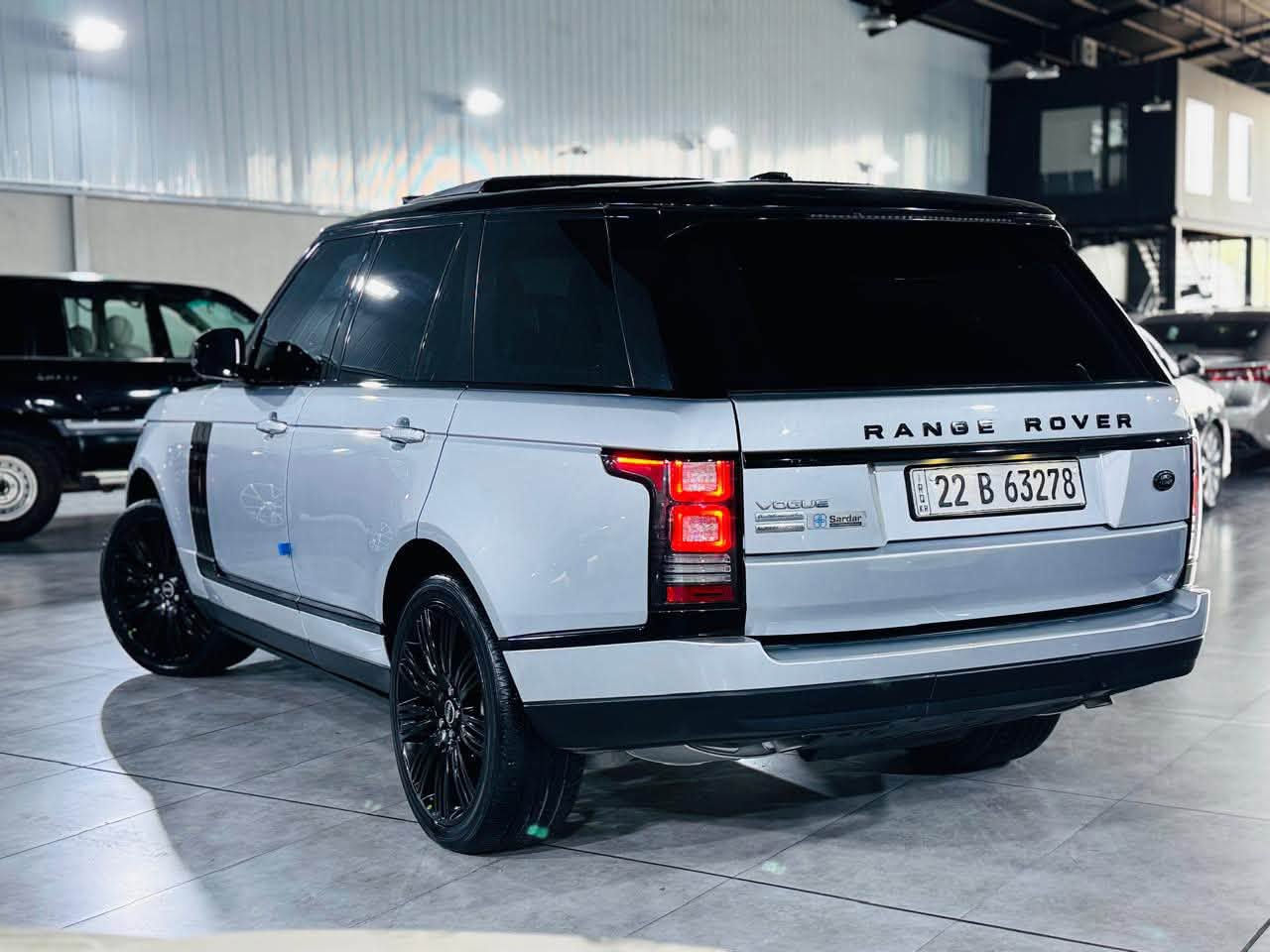 ﷽
‏                                 RANGE ROVER VOGUE 2013 
▫️رانج رؤڤه ر مؤديل 2013 ڤؤگ ئوتو بايوگرافي
🔹مواصفات خليجي وكالة شريكة سردار✅
🔹 فول مواصفات مواصفات بلاك زمان دولي

◻️محريك V8 5.0L تمانية سلندر سوپر جارج مرغوب
🔹گير و محريك بشرط فحص 
بدون صوت و بدون صرف بدون خلل
🔹ماشية  109 الف حقيقي

◻️ سيارة مكفولة كفالة عامة بدون صبوغ  
🔹سيارة جديد حيل حيلوة نضيفه 📦

◻️مواصفات فول اوتو بايوگرافي معروفة
🔹{ بصمة - پانوراما - داخل كريمي - رادار -  دوسات كهربا - خمس كاميرا - ثلاجة -  صندوق شفت - باب صحب - كشنات DVD - كشنات تتفيئة و تبريد - كشن مصاج - كشن و ستيرن خزن - ستيرن تتفيئة - بغاغ لايت - مراي شفت - تبريد مركزي - بعد }

◽️اربع تاير ويل جديد ويل بلاك
🔹دبل و جوبليسات كل بشرط
🔹سيارة شرط بدون اى نواقص گير و محرك و حدادي و كاهرباى كلة بشرط
🔹سنوي و رقم و هزة جديد سنوي بأسمي
🔹 نفسي يوم / تحويل و كاله حاظر
🔹 مكان_🌆 سليماني

◽️سعر_ 236🔐🔥🔥
◽️موبايل_ ***********
____________________________________
