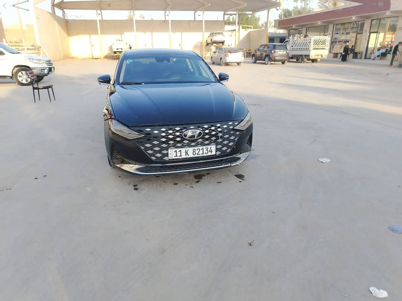 سلام عليكم من رخصه الادمن سيارة ازيرا كراند فول مواصفات Vib مري قلاب كشن تدفئه تبريد خزن ميموري كامرات 360درجه شفتات ستيرن محرك 3300 رقم بغداد وبعد هواي مواصفات ماذكرته سعره  170وبيه مجال اي استفسار اتصل وبيك خير وتدلل***********
