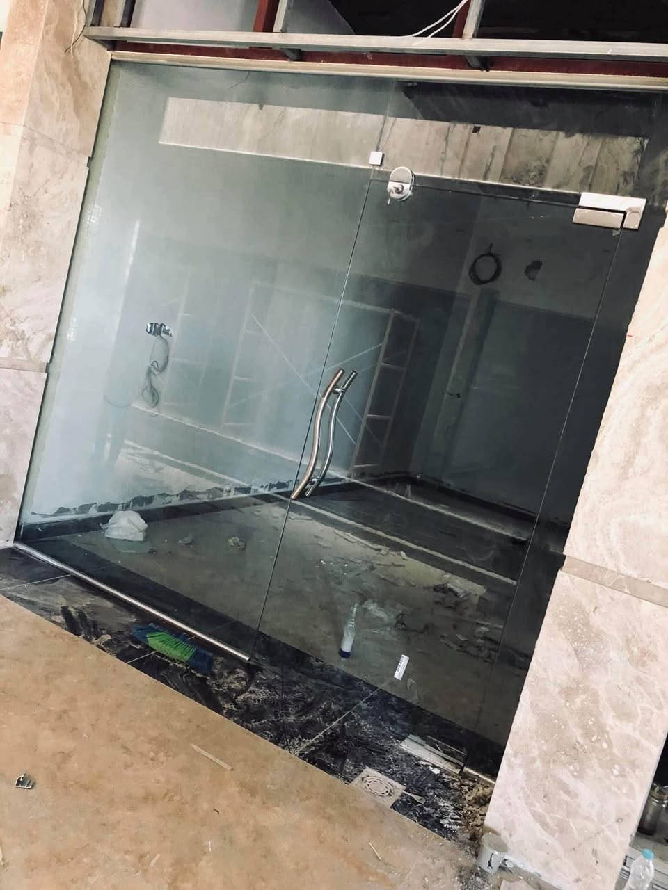 جمعة مباركة عليكم جميعاً نقدم لكم مجموعة من اعمال واجهات الزجاج ١٠ملم ***********
