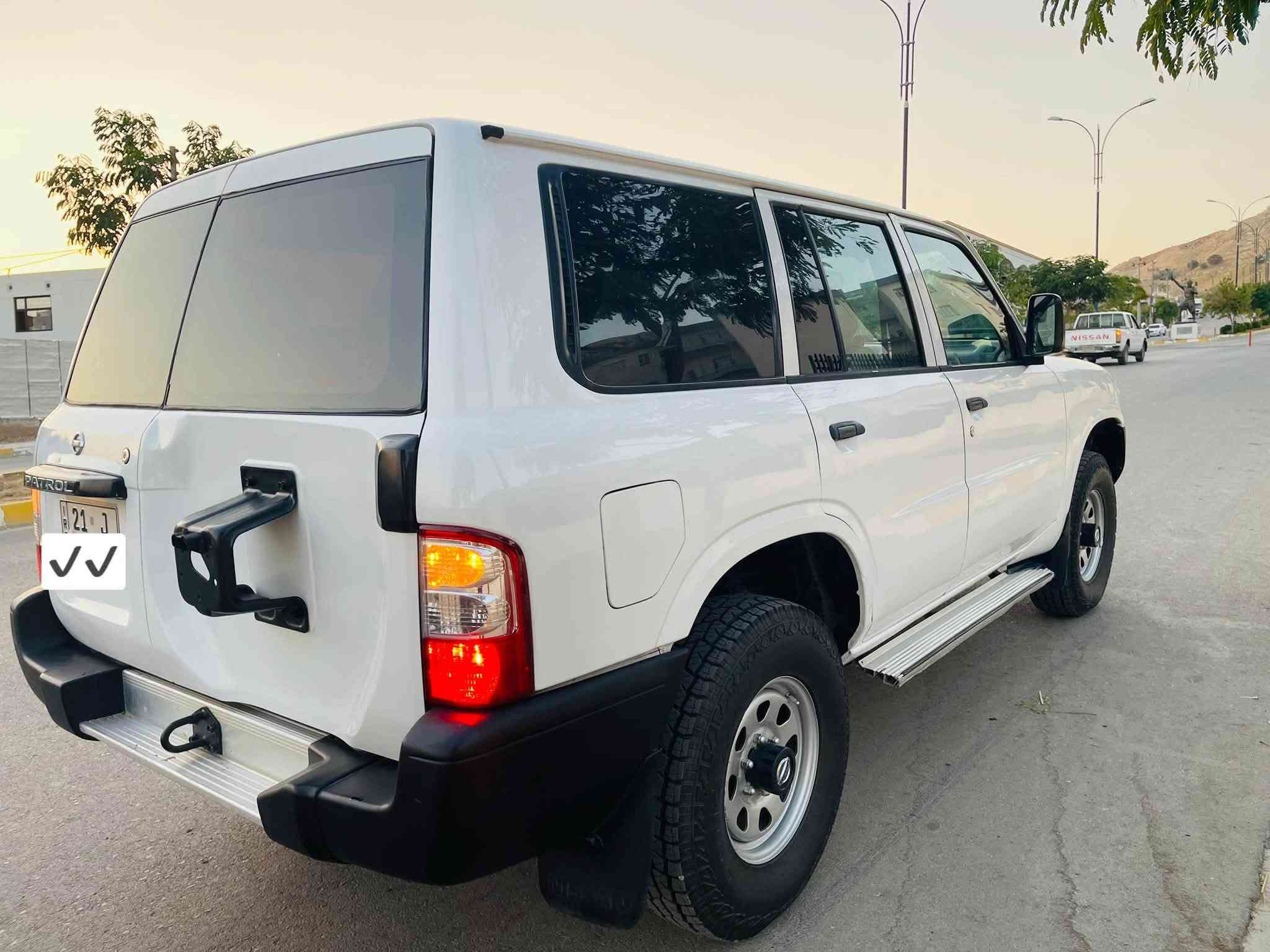 ماشاءالله لە ماڵی هەموو لایەک نیسان پاترۆڵ NISSAN PATROL
مۆدێل/2002 ناوبۆر رقم اصولی تحویل عسڵ نمونە نمونە 

بۆیاخ / یەک پەڵە بۆیاخی هەیە لە وێنەکە دیاری کراوە 

 گێڕو مەکینەی نەکراوەتەوە  هەموو گیانی دەقی بیلادی 

کم/269,000  هەزار ڕۆشتووە کوشنو بەرگە دەرگای بیلادی 

سەنەوی تاوکو 2031 تازەیە بەناوی خۆمەوەیە 

-تایەی -پاتری -ڕۆن -مەرج-هەمووی تازەیە 

تەقیوی نیە هەموو گیانی بەشەرت دەقی بیلادی 

سعر /پەیوەندی بکەن 

***********

نص مكتوب في الصور:
- 2002
- vv