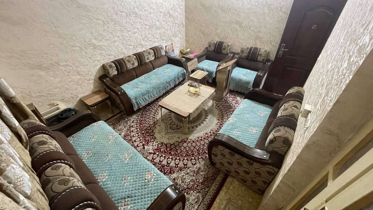 بيت في المكرمه
مساحته 100 مربعة
واجه 10 ونزال 10منطقة ال 13 الذهبيةقريب على شارع كربلاء
تفاصيل الدار
صالة و استقبال و صحيات و غرفتين مطبخ حار و بارد و طارمة كبيرة البناء قديم وليس جديد لاكن جداً نظيف 
السعر مناسب 
للاتصال
0️⃣7️⃣8️⃣3️⃣0️⃣0️⃣1️⃣9️⃣7️⃣5️⃣3️⃣

