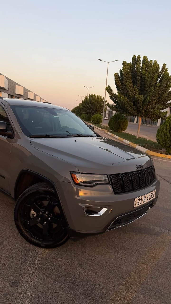 ***********
Jeep grand Cherokee 
مۆدێلی 2021. بلاک تۆپ - دەرگا کارەبای شە فت - کوشن هیتەر و کارەبای - سوکان کارەبای - سێ ڕادار - شەغال- ئۆتۆ ستارت - لایت لید - 69 هەزار مایل ڕۆیشتووە - دوو پارچەی بۆیاغە بێ ناوگرتن و بێ ئێرباگ ڕەسمی سۆنەریم داناوە 
ژمارەی شاسی 1C4RJFAG4MC810044 السليمانية, العراق
