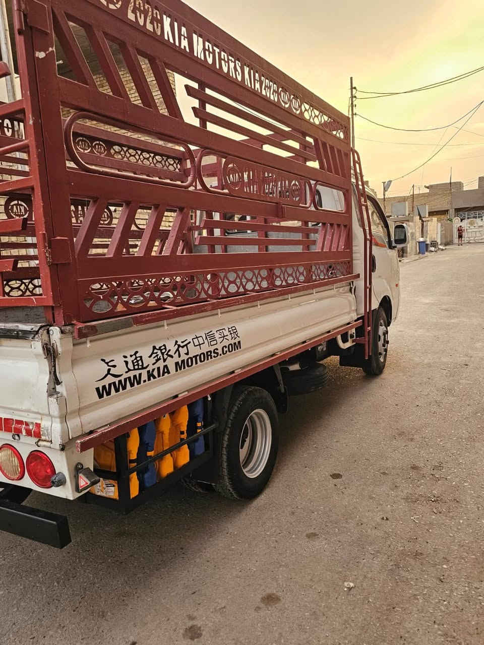 ٢٠١٧ • مكينة جديدة • بسمنه بغداد
