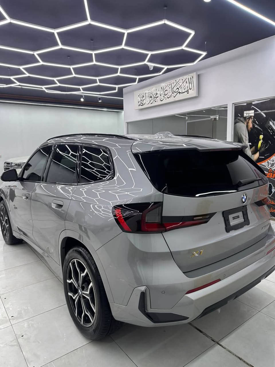 بي إم دبليو x1 2023 الشكل الجديد
وارد امريكي 
حادث دعاميه اماميه فقط 
رقم أربيل مميز 
تحديث M كامل 
ستيرن و ويل كب ودعاميات 
فول مواصفات 
ماشيه 28 الف كيلو 
بدون اي نواقص 
للبيع او المراوس 
السعر 31 الف دولار 
مكان السياره البصره 
***********
