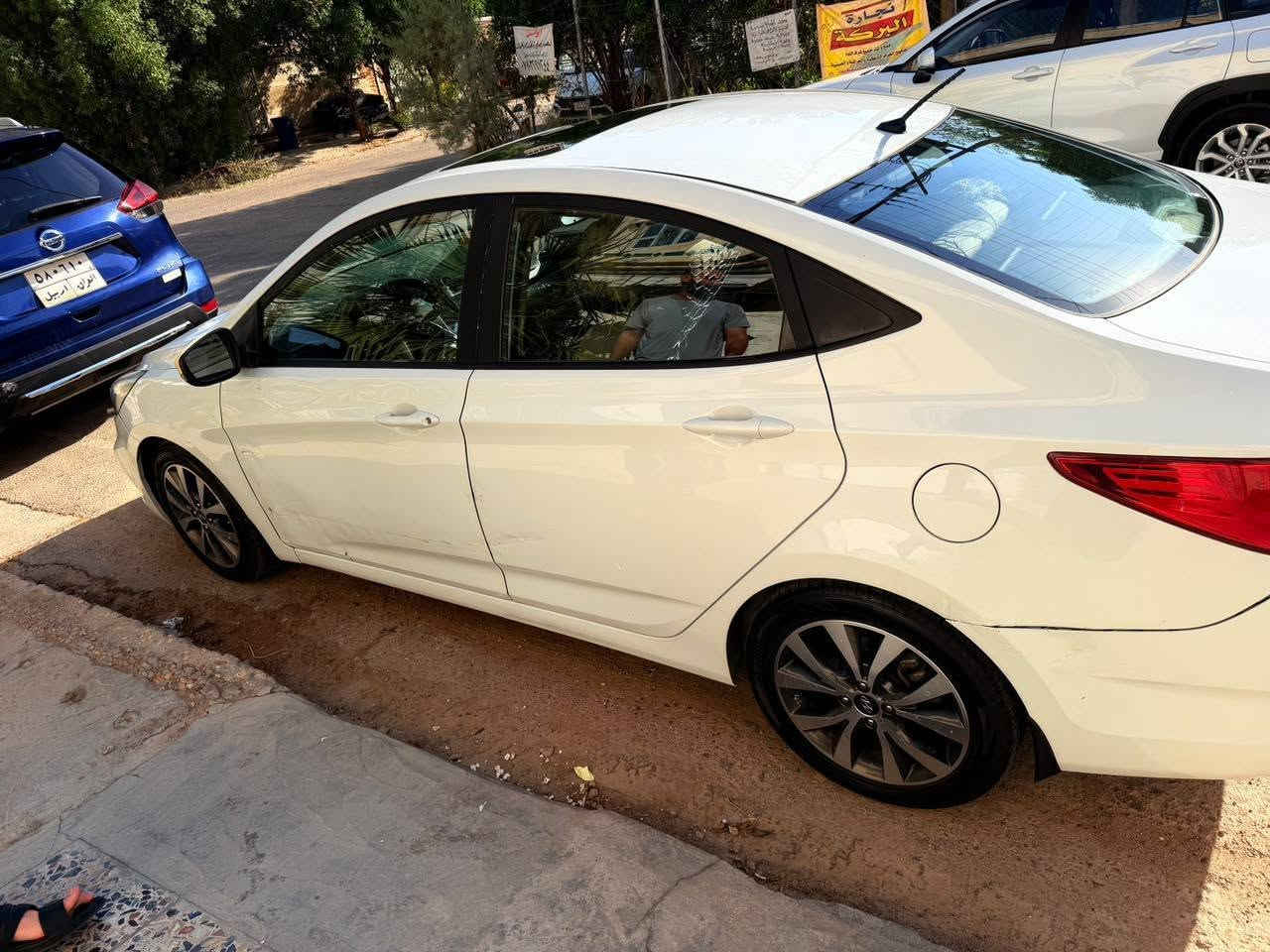 🚗 للبـيع: هيونداي أكسنت 2018 (فول مواصفات - رقم بغداد) 🚗
السلام عليكم، سيارة هيونداي أكسنت موديل 2018 كاملة وجاهزة، ما تحتاج أي مصاريف.اني جانيه من جانت ماشيه 10 الف فقط

​📌 التفاصيل والمواصفات:

​الموديل: 2018 (فول مواصفات).

​المحرك: 1600cc.

​الجير: أوتوماتيك.

​المواصفات: فتحة سقف (سلايد روف متحرك)، إضاءة، دبل ديسكات أمامي وخلفي، ويل كب، تايرات سليمة.

​الممشى: 107,560 كم.

​الرقم: رقم بغداد.

​📌 حالة البدي والصبغ:

​صبغ فقط في الجاملغ الخلفي تحت قبغ البنزين لمسافة (شبر فقط)، وباقي السيارة نظيفة وجاهزة. وضربه خفيفه باب السايق لم يتم تعديله تاركه خدوش تترجع على البارد 

​💰 السعر المطلوب:118 ورقة.

​📍 المكان: بغداد - الكاظمية (الجكوك).

📞 للتواصل والاستفسار: ***********
