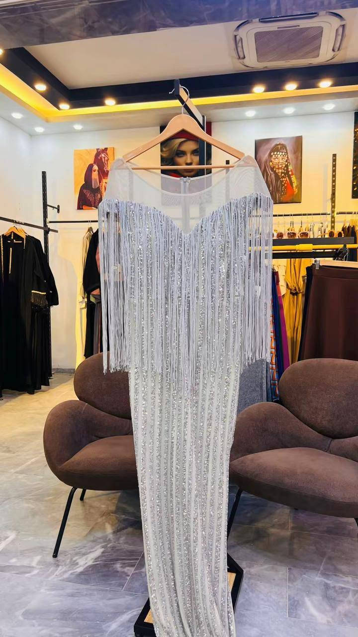 👗 فستان مناسبات أنيق
✨ مستعمل بحالة حلوة
💸 السعر يناسب الكل فقط 28 ألف 
🚕 توصل لكل المحافظات 
📞 للحجز المراسله عالواتساب: 
***********
