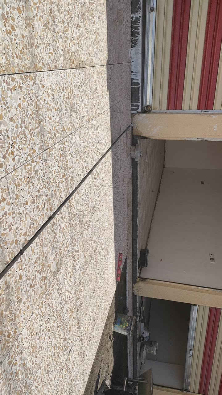 كادر متفرغ لأعمال الأرضيات والجدران بكافة أنواعها ماء مجاري كهرباء اصباغ ديكور تفليش ترميم اضافات للتواصل ***********
