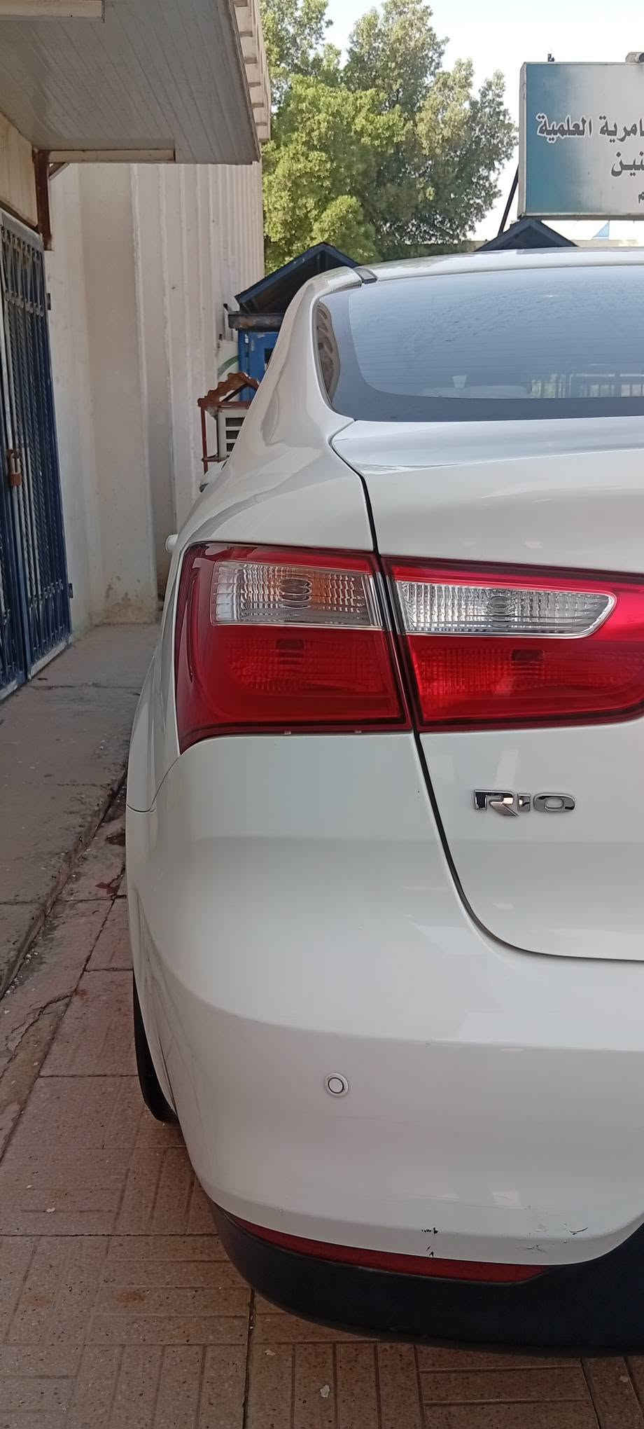 سلام عليكم شباب KiA Rio 2016 ماشيه 91 كيلو سياره جديده كلش مفوله كلتله ماعدا تبديل جاملغ امامي بدون اي داخل كير محرك تبريد ثلج مامفتوح برغي بيه مكاني بغداد هزه وارقام وسنويه جدد بسميالعامريه السعر 98 وبيه مجال بسيط  مكاني بغداد العامريه
