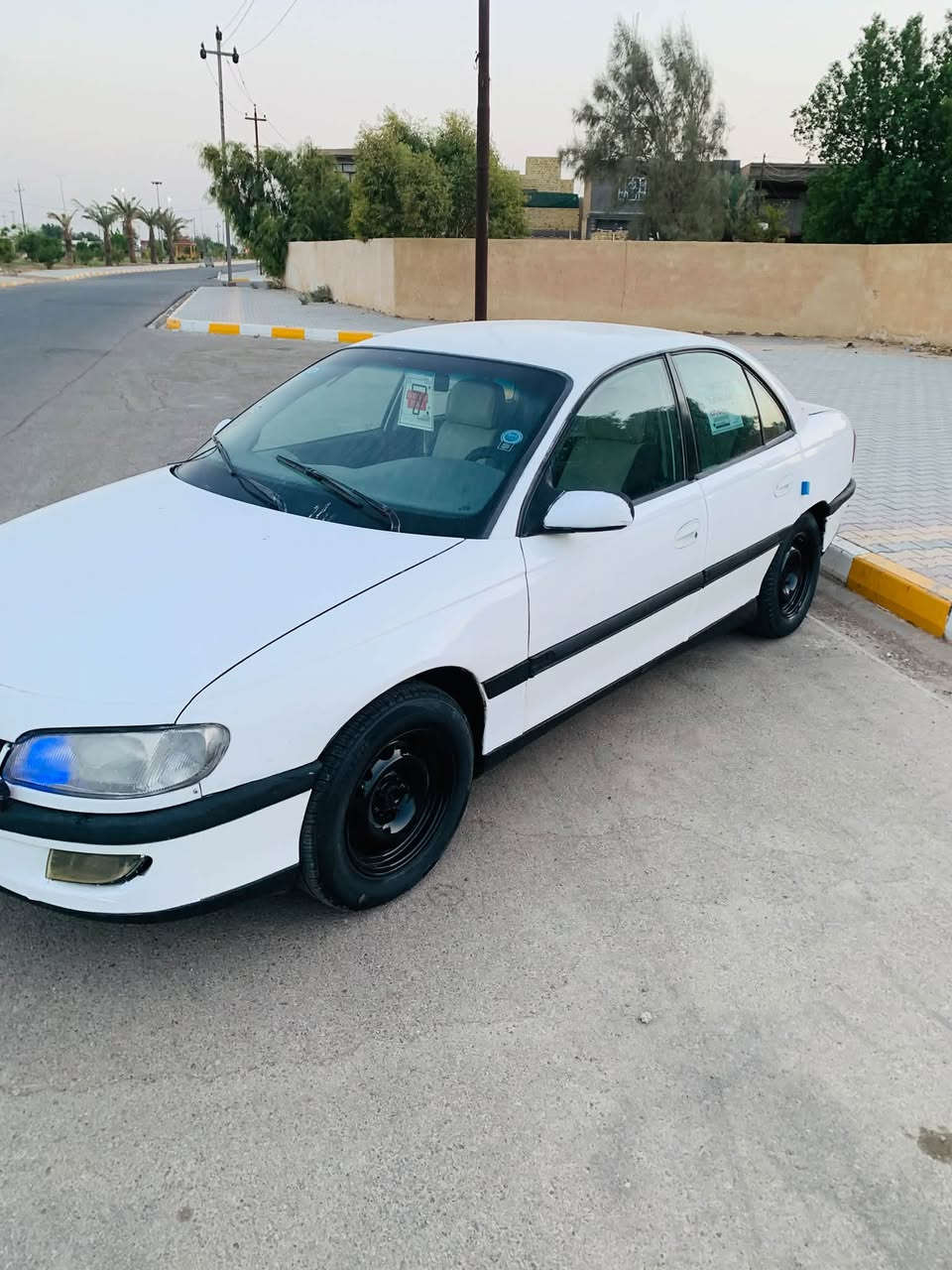 اوبل موديل 1994
كير ومحرك بطه ياباني مكفولات حاويه 

كهربائيات شغاله 

حداديه  وباتري وتخم تاير جدد

ويل عادي جديد مع كبات اوبل

رقم انكليزي كربلاء بسمي تحويل مباشر مشروع وطني 

دواخل نضيفه 

سياره نضيفه ومرتبه 

السعر 39 وبي مجال 

العنوان واسط الكوت 

***********
