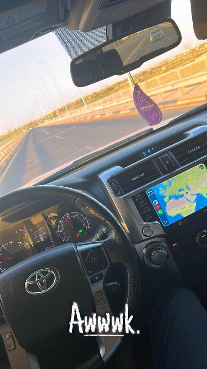 السلام عليكم للبيع او المراوس 
‏TOYOTA  4RUNNER
موديل 2023  
 محرك 6 سلندر  / V6    فئة SR5 
 بصمة   فتحة سقف  تو ويل شاشة كبير  كاميرة خلفي 
 داخل أسود  رادار جميع الجوانب امامي خلفي   كشن أمامي كهربائية  كشن جلد هيتر
 (  7 ) سبعة  راكب 
سنويه لل 2030 ب اسمي تحويل ثاني يوم 
بدون دواخل 
ايرباك راجع سستم 
حادثها شبر بالجاملغ الخلفي راجع بارد 
تكريت / العلم  
للاستفسار : ‭***********‬

نص مكتوب في الصور:
- Awwwk.
- Nahiyat al 'Alam