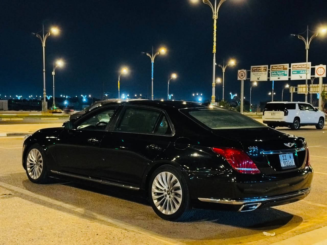 جنسيز G90 • ٢٠١٧ • V8 ٥.٠