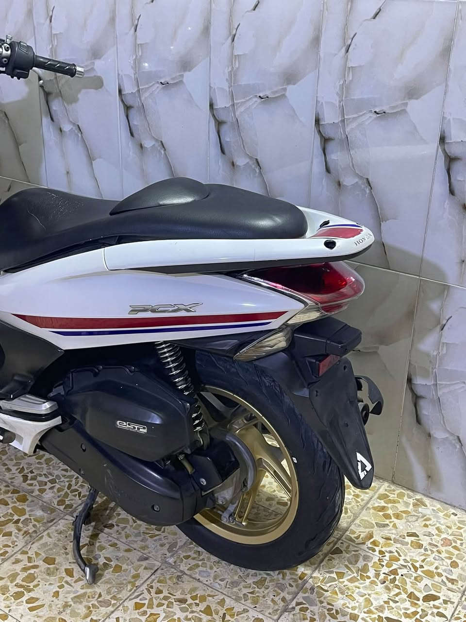 سلام عليكم

جيل الاول خمسينة يابانيي 

مكينة 150🚀 مامفتوحه بلاديه شرط مكينه ناعمه

حساس ازدحام وحساس استاند كهربائي

كفر بلادي لونين 

سعرها 11 ونص وبيها مجال قليل 

مكاني بغداد البلديات 

***********
