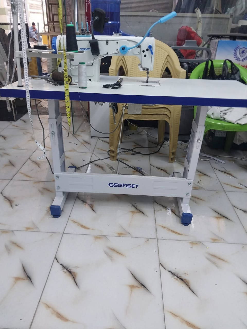 ماكينة خياطة • جديدة • للبيع