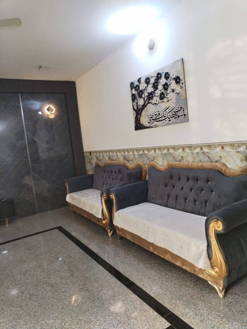 سلام عليكم بيت للبيع مساحه 300  بيت حديث طابوك جمهوري يحتوي. على غرفتين  . وصاله. وستقبال. ومطبخ.  بيت مرتب وكامل معه  اثاثه...  عنوان البيت العزيزيه مقابيل مدرسه صينيه مال سياسين... الاستفسار... على...هاذ الرقم ***********
