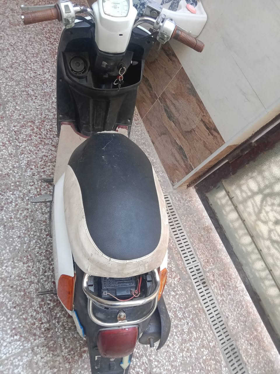 سلام عليكم دراجه ماكس بوليسي شغاله هندر كهربائيات شغاله جانت متروكة هسة شغلتها بيها صوت قليل من الصالنصة أبيع كوم حديد سعره 350 مكاني بغداد البلديات *********** اتصال فقط خاص مامتواجد

