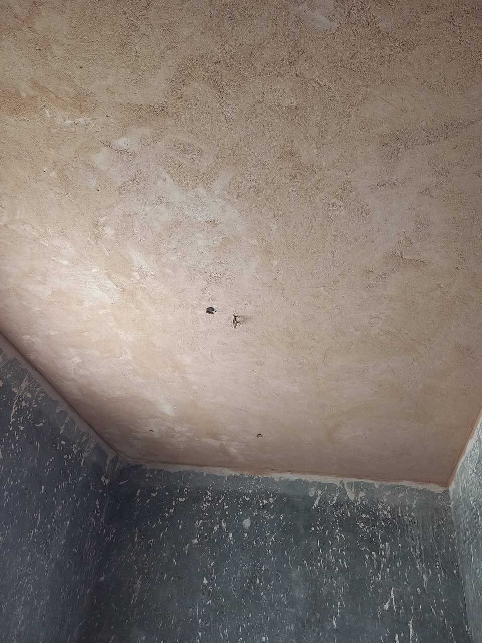 جزء من عملي🧿
خلفه لبخ وبياض وسيراميك ارظي وجداري شغل درجه اولى والتزام بل عمل متفرق حاليأ مراسله او اتصال ***********
