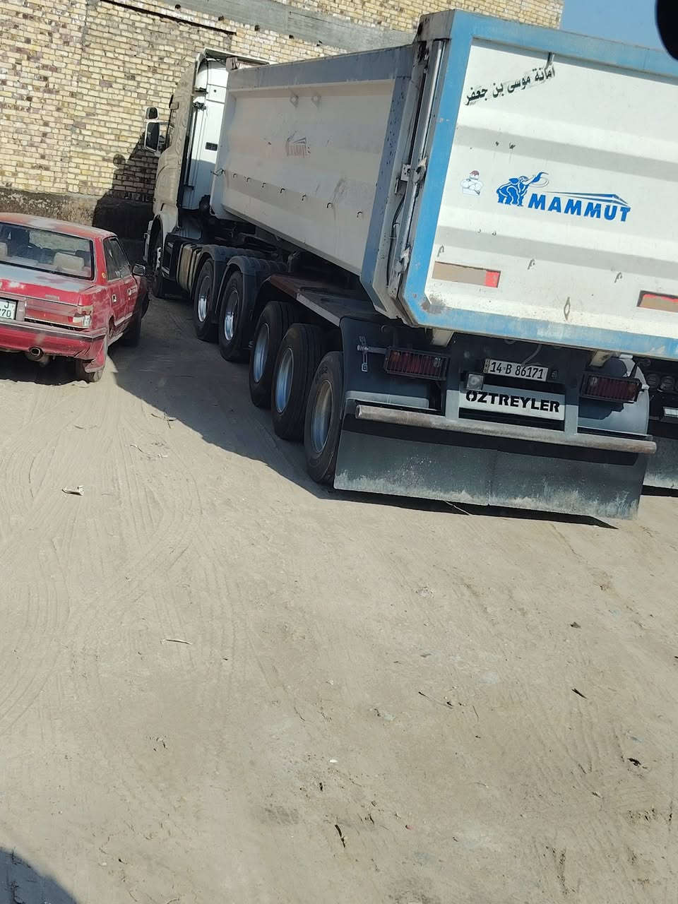 سكانيه للبيع موديل 2017 مكينه 8 520 كفاله عامه العنوان الدوانيه تخم تاير *********** أو *********** السعر 660
