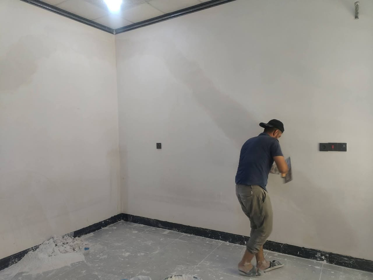تعبت من شقوق الجدران التي تشوه منظر البيت لاتشيل هم
احنا نرجع الحائط مثل اول واحسن بخبرة وكفاءة عاليةبااستخدام افضل المواد والمعجون المخصص نعالج الفطر والشرك من الجذور ونرجعلك الجدار ناعم وانيق وجديد
✅دقه بالمواعيد 
✅نظافه واحتراف
✅ضمان بالشغل
باادارة عماد ال احمد تصليح ومعالجه كافه الدور من الدوس والفطر والشرك
استفسار اكثر اتصال 👇
***********
***********واتساب
