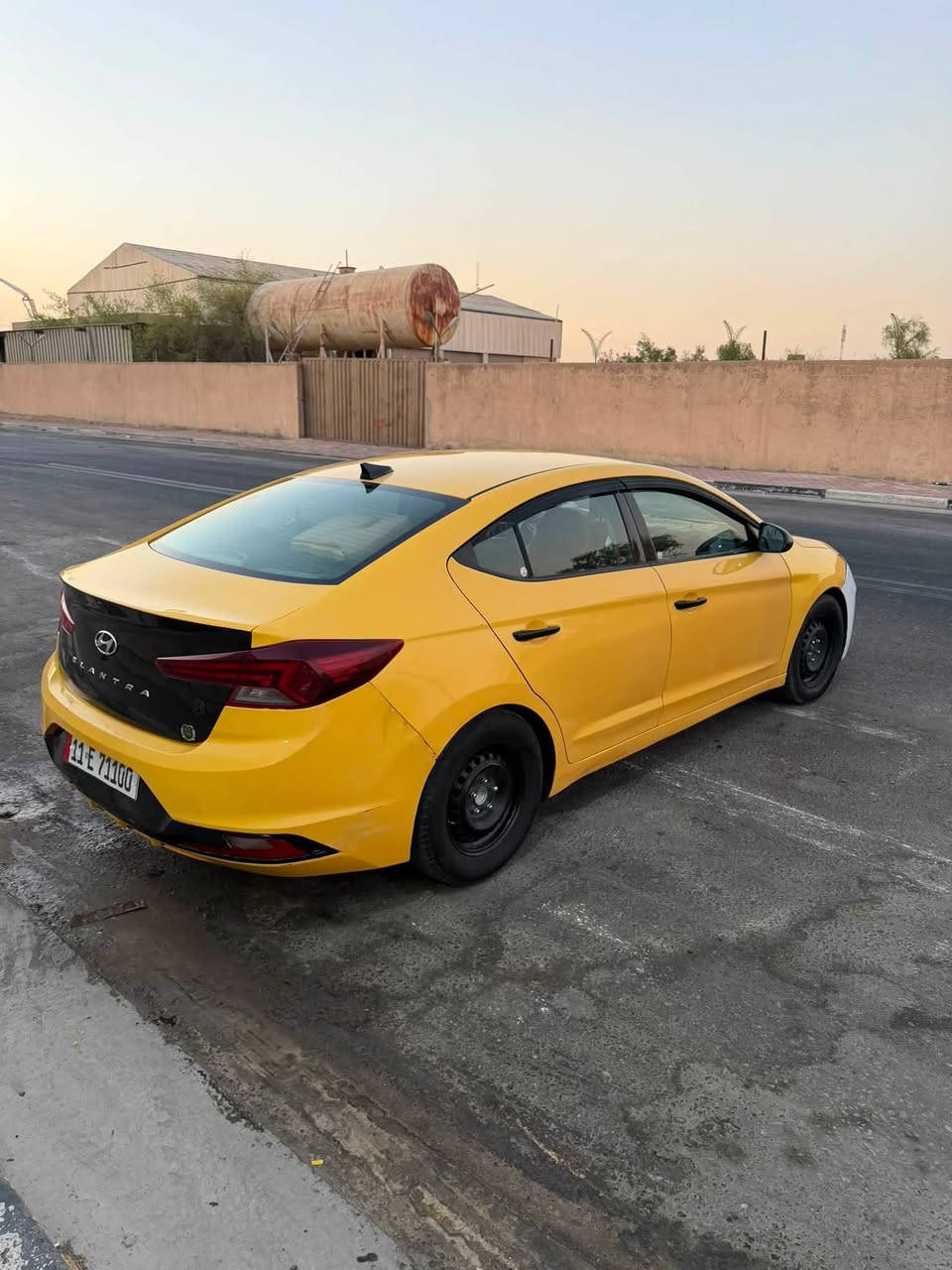 سلام عليكم النترا 20 بغداد إنكليزي تحويل ثاني يوم 

مكينة 2000 دوش على وضع الشركة مامفتوحة كير at مكفولات 

السيارة منضومة غاز جديدة شادلها ومنضومة تبريد ومنضومة زنون عالي ناصي شادهن على أيدي 

السيارة حدادية تخم تاير خير من الله 

صور الحادث مرفقة فقط باب تبديل 

السعر 113 قفل 🔒 

مكاني كربلاء 

‭***********‬
***********
