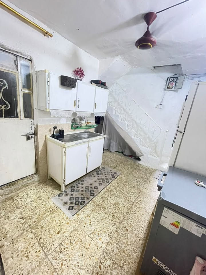 دار خلفي للبيع زراعي
اصولي ٥٠ متراً

مدخل البيت جوة خدمات ومطبخ وهول وفوك بيتونه وغرفه 

سعرة 35 
*********** بي واتساب 

العنوان :- الشعب _شارع الصحة _قرب ساحة علاء نجف حي الكوثر
