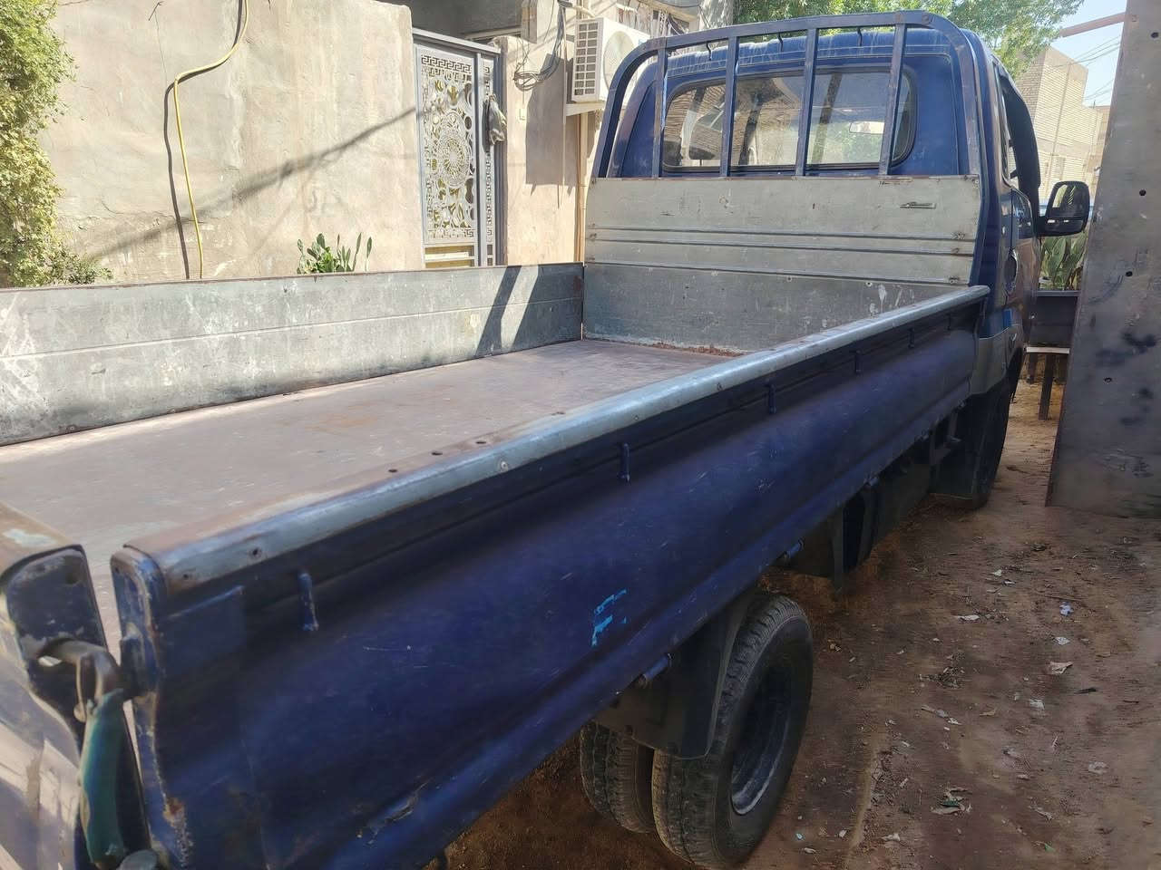 السلام عليكم كيه حمل موديل ٢٠٠٥  السعر ٧٥ سياره كفاله عامه لا ضربه ولا صبغ السياره بيها جراد بل بنيد
وبل قماره مكينه جديده وكير جديد حداديه  نضيفه ما بيها نقص كهربائيات شغاله  تايرات نضااف كلهن المكينه ٣٠٠٠ سوبر مكينه بيضه 
رقمها بغداد مكاني نجف رقم شاصي واضح
شواصي مكفوله. سلف وداينمو وباتري جديد
الشراي يتصل خاص ما اجاوب رجاءا. وهذا رقمي
***********
