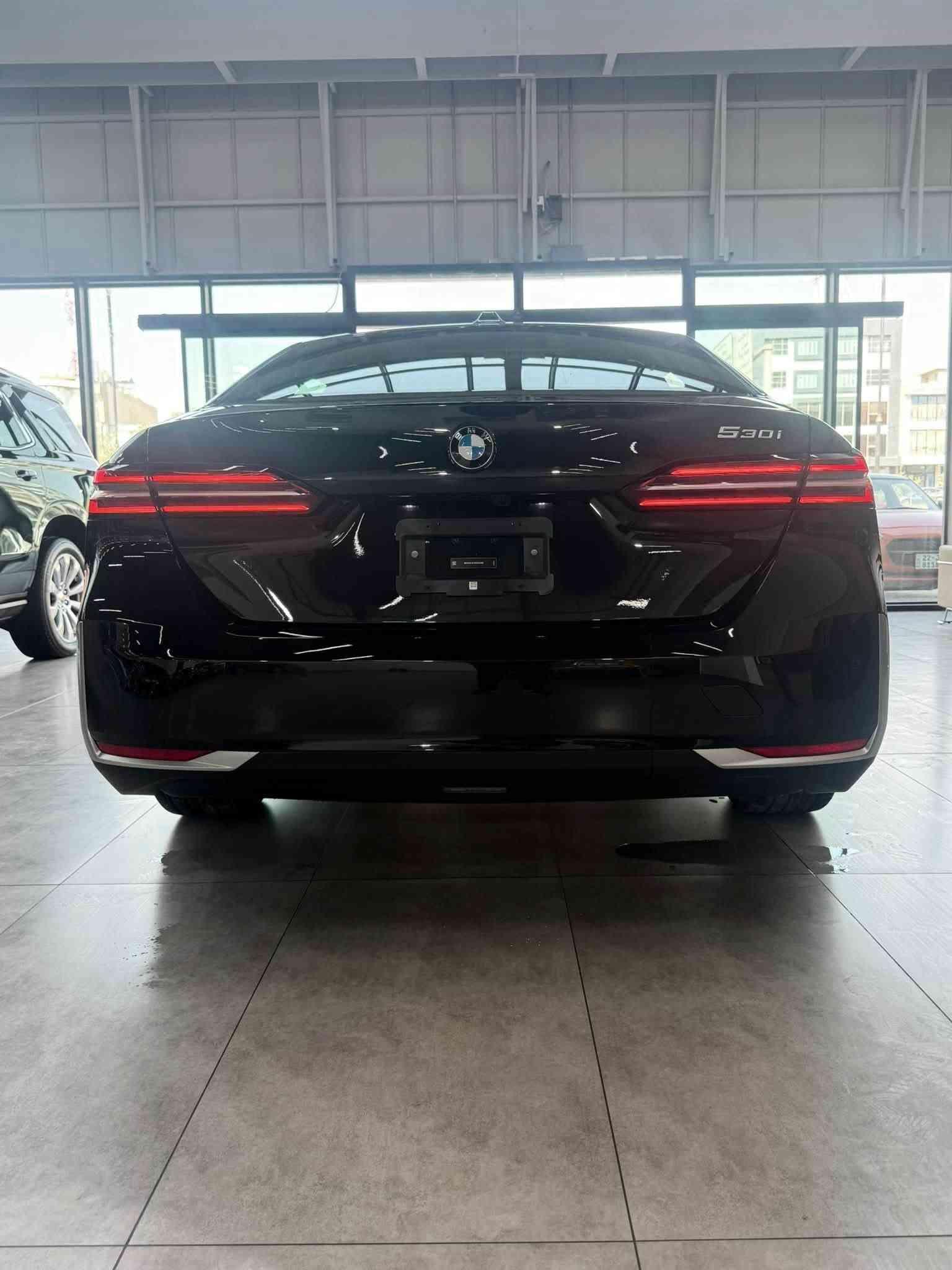 Bmw  530i ( 2025) سیارة كلين تايتل بدون ضبغ و بارد بدون شخط. سيارة مكفولة دعاميية لل دعاميية. ***********
