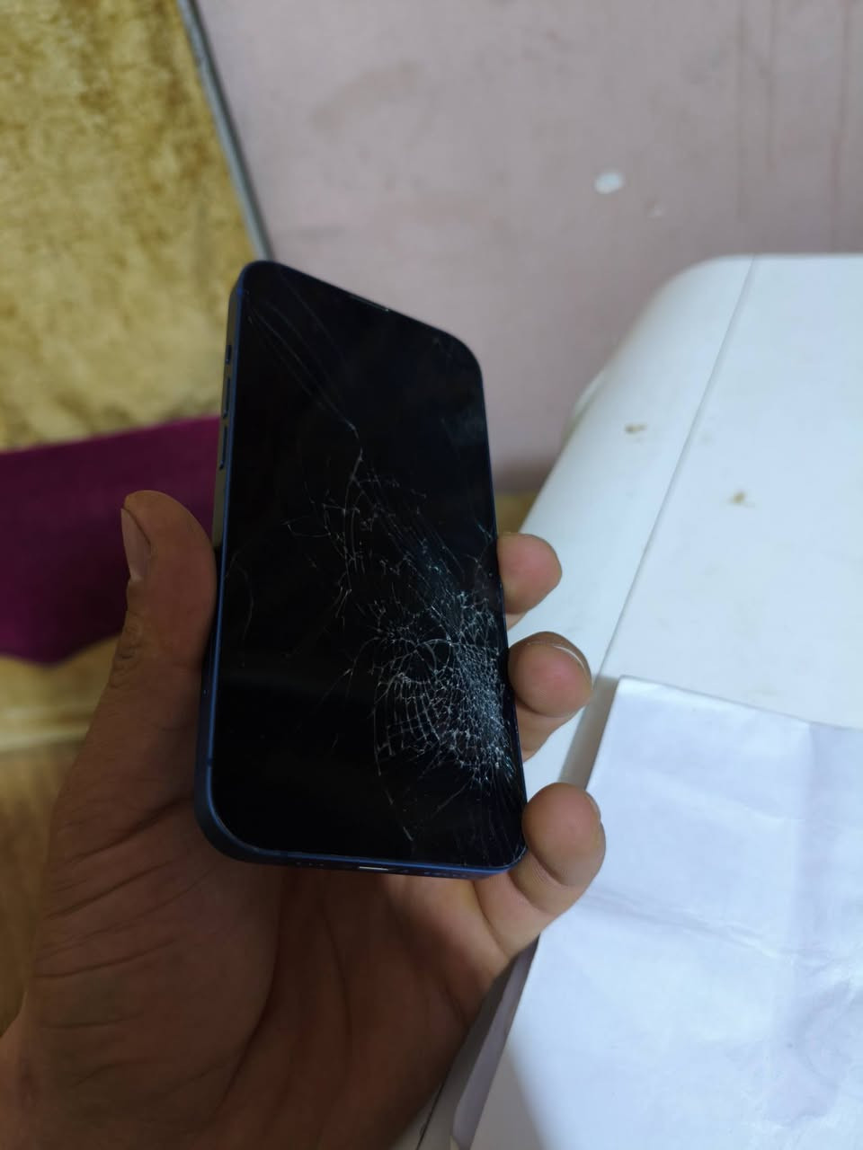 السلام عليكم 13 عادي ذاكرته 128 بطاريه 95بلادي الجهاز مكسور ابيعه فحم 125وبي مجال قليل ***********
