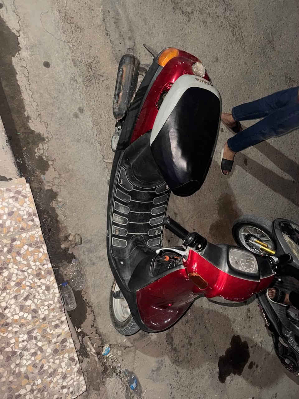 بطه للبيع دراجه نضيفه وحلوه نقصها سوبايه وقبق بانزين ب250 بيها مجال مكاني كربلاء ***********
