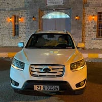 سنتافي موديل ٢٠١١  ٤ سلندر  تبريد مركزي ٧ رواكب  فول مواسفات بس مو بصم...