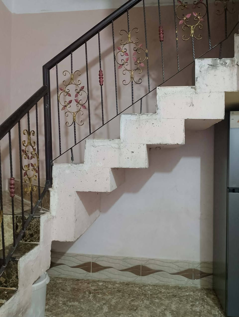 بيت للبيع مساحة 150 سند 25 ماشين بمعاملة التطويب بلرحمة قرب جامع الشهداء مقابيل الملعب والمدرسة يحتوي على محلات ويناء عالي عن الشارع موقع ممتاز للستثمار للتواصل ***********
